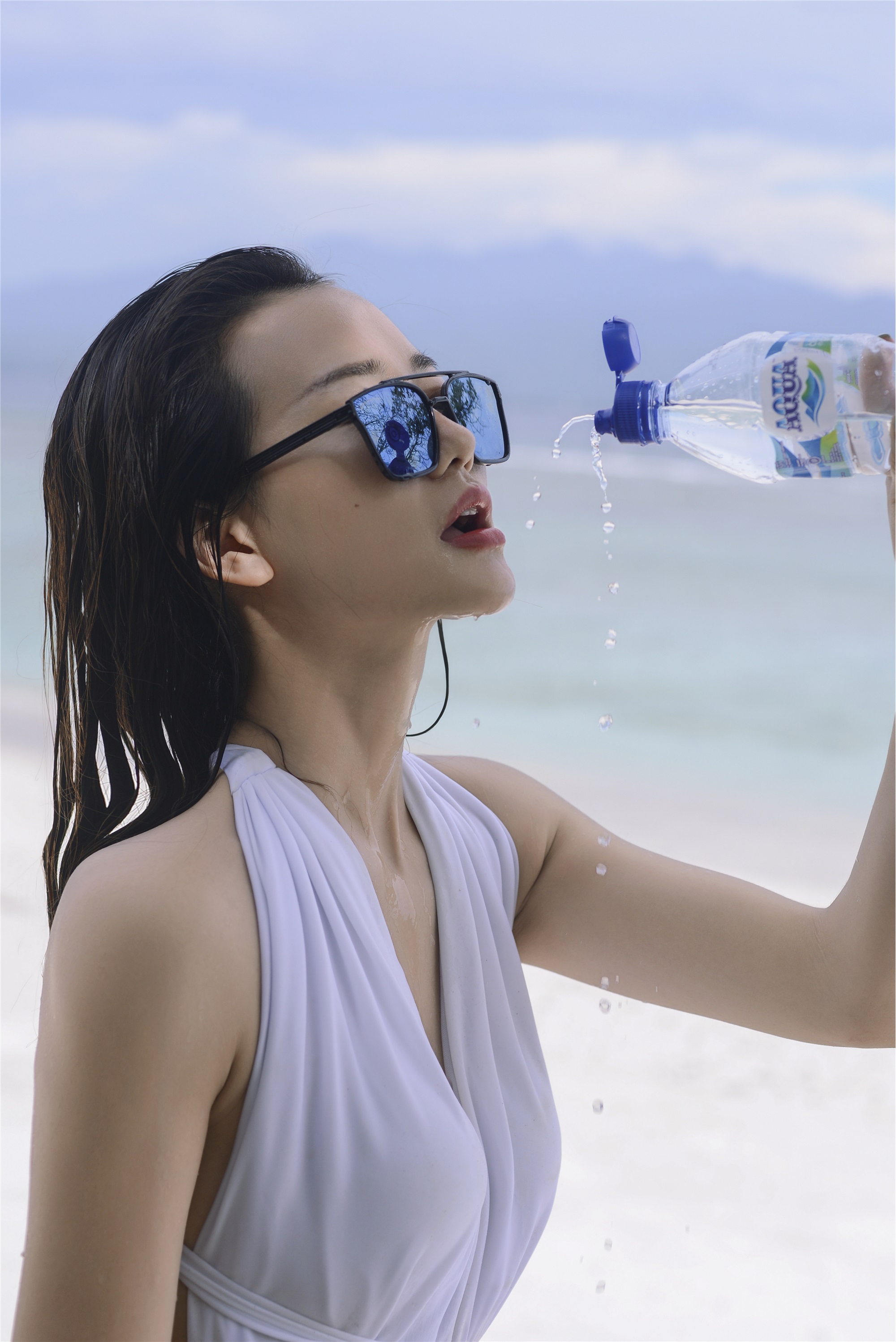 YITUYU艺图语 2025.02.04 Coastal  Beach 钟钟